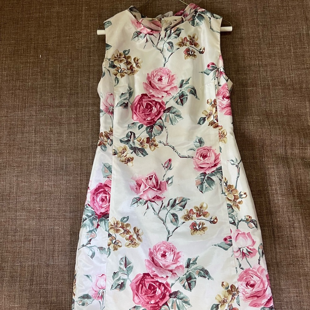 Tailored knee length floral dress with matching scarf